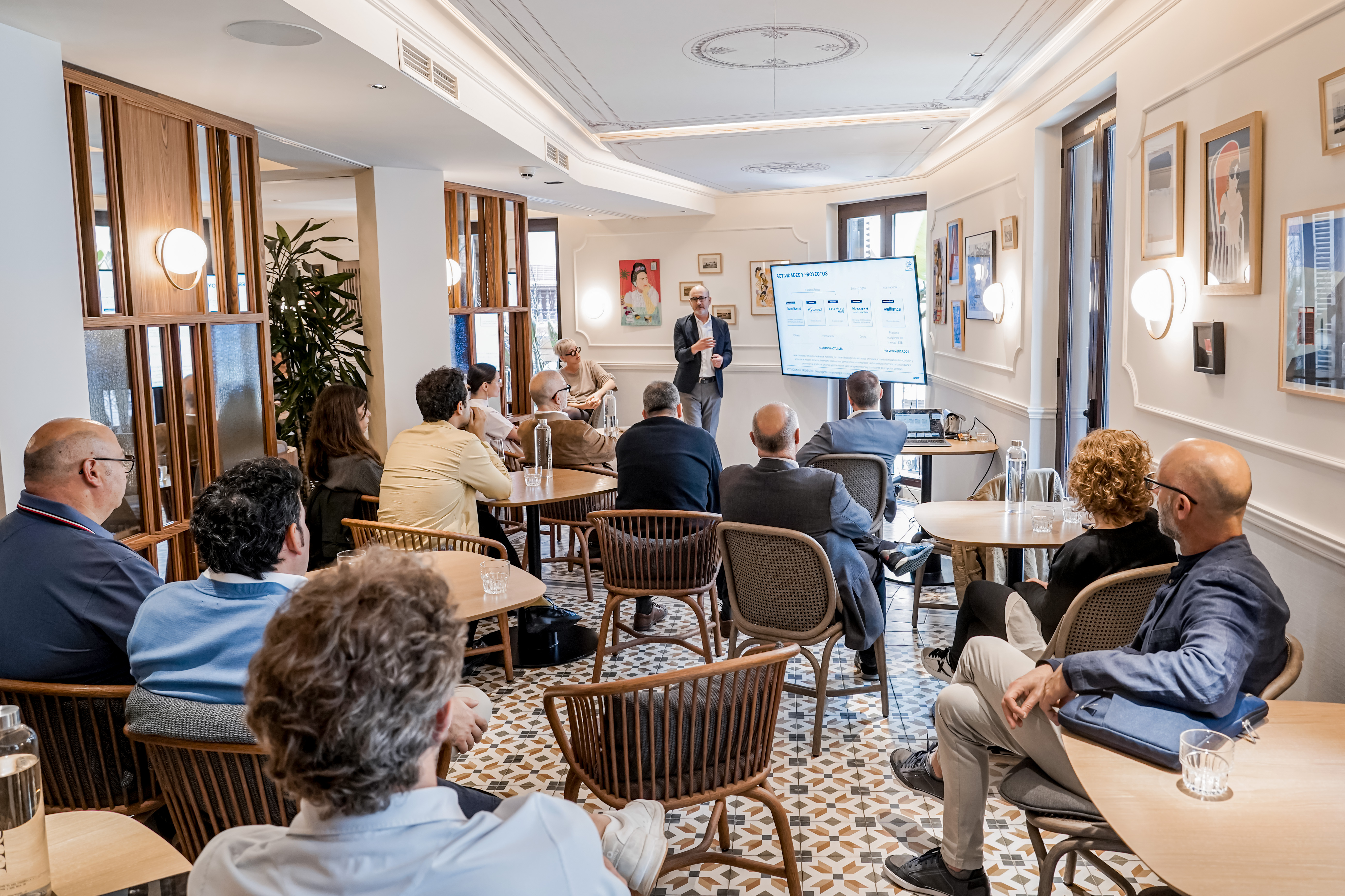 Presentación de interihotel BCN23 a marcas del diseño y profesionales de la arquitectura y el interiorismo