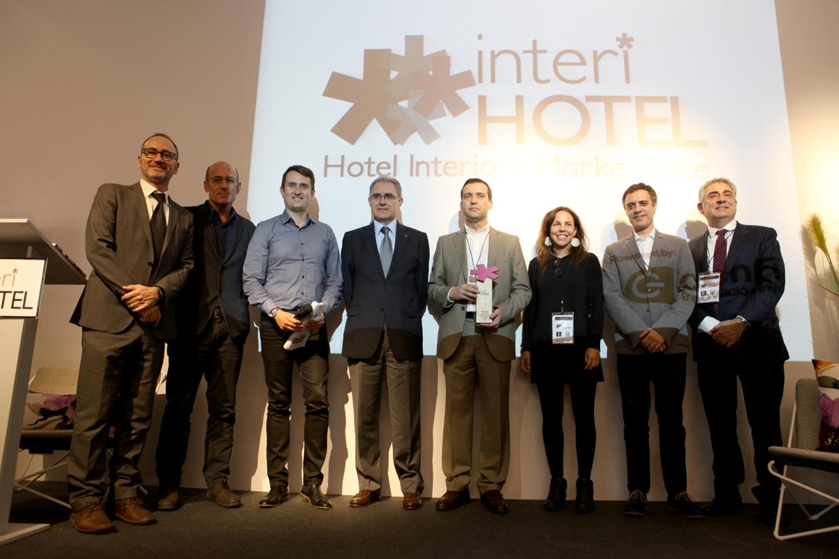 entrega premio innovación InteriHOTEL